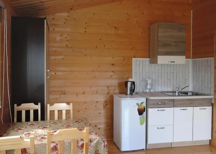 With Terrace And Scenic Grounds Сasa de vacaciones