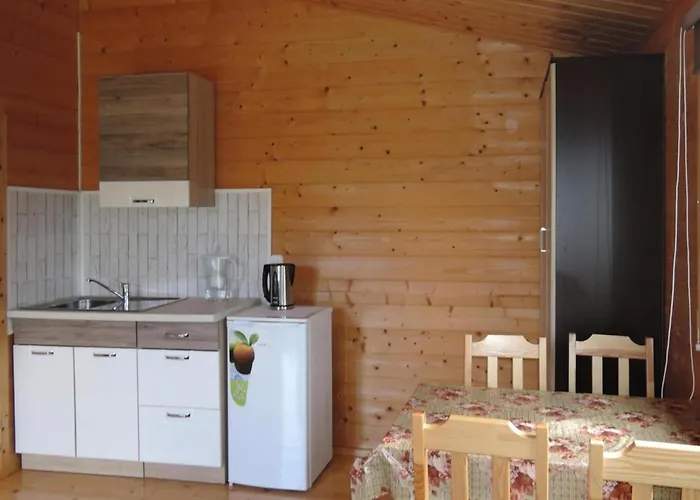 Сasa de vacaciones With Terrace And Scenic Grounds Wrzosowo (Kamien)