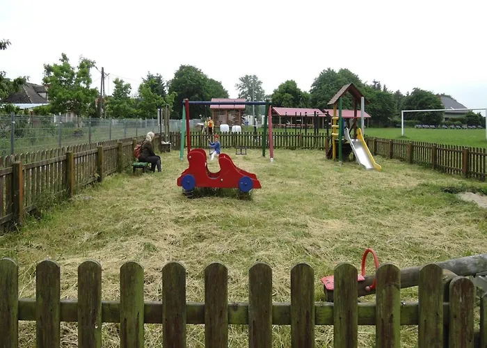 With Terrace And Scenic Grounds Сasa de vacaciones