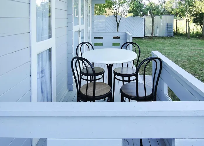 Сasa de vacaciones With Terrace And Scenic Grounds *