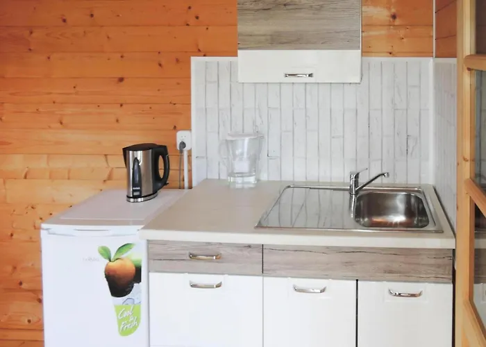 Сasa de vacaciones With Terrace And Scenic Grounds Wrzosowo (Kamien)